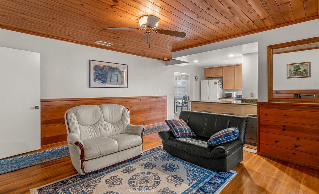 7419 W 89th Street