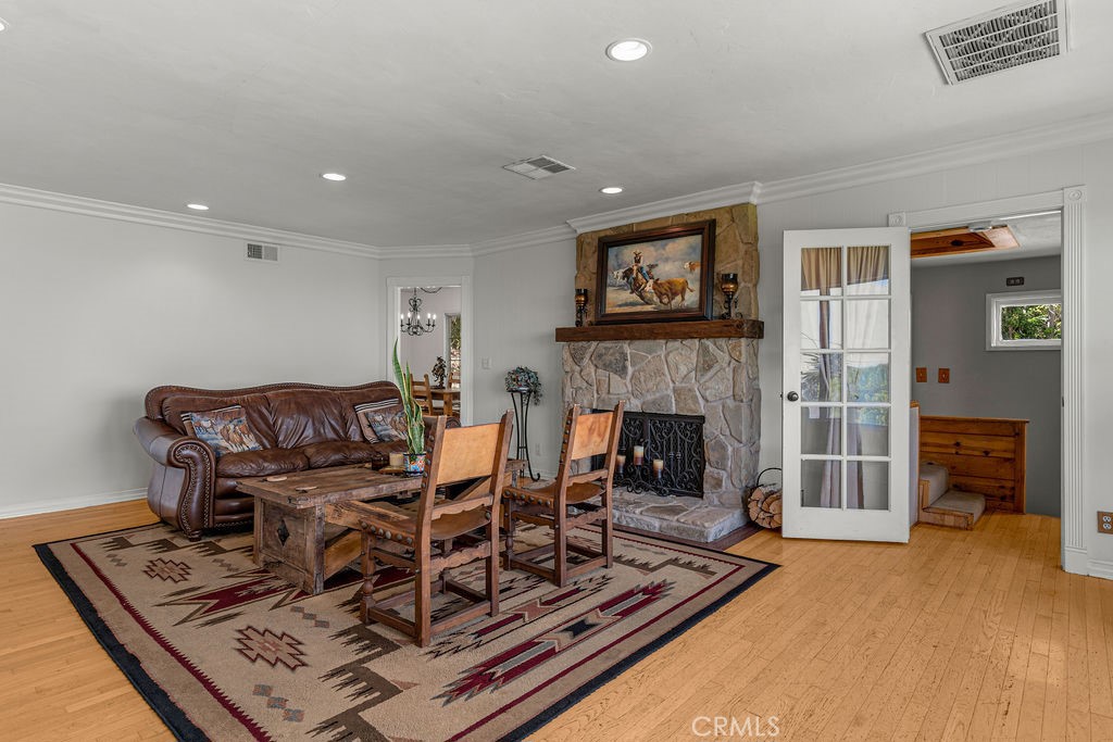 5 Toprail Lane