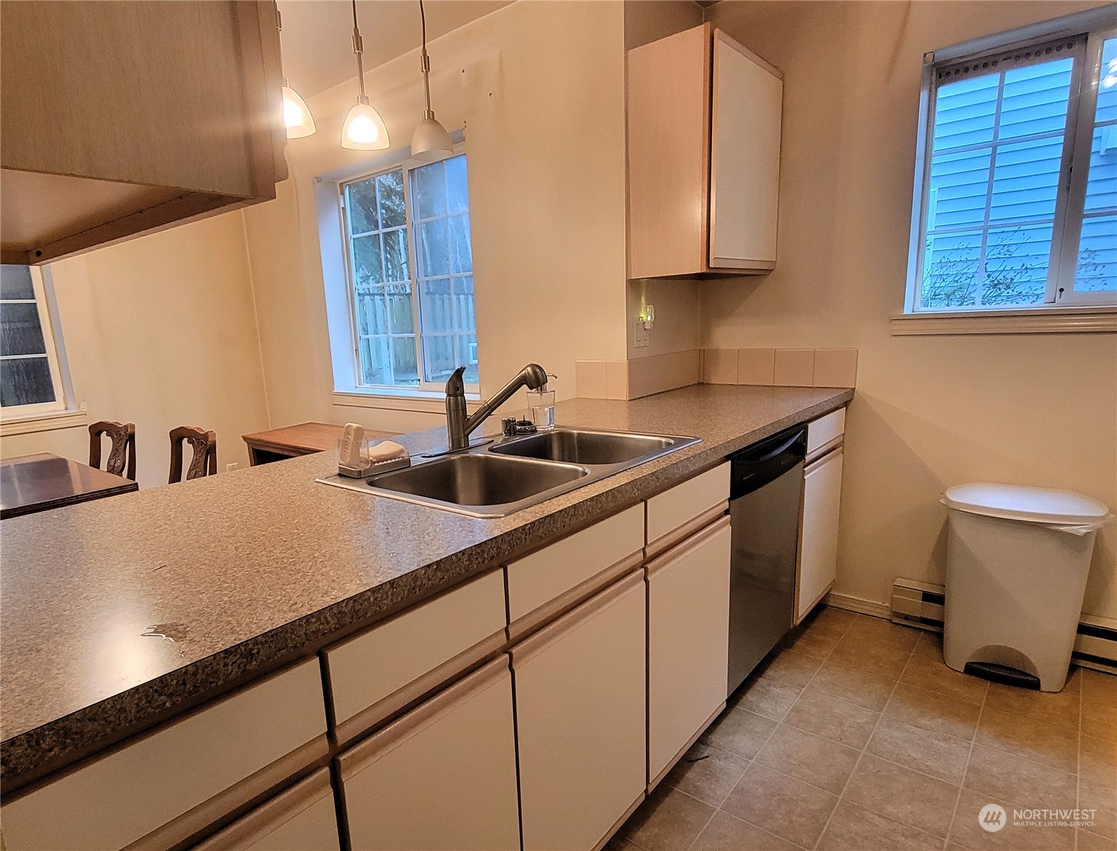 2713 W Maplewood Avenue Unit: #112