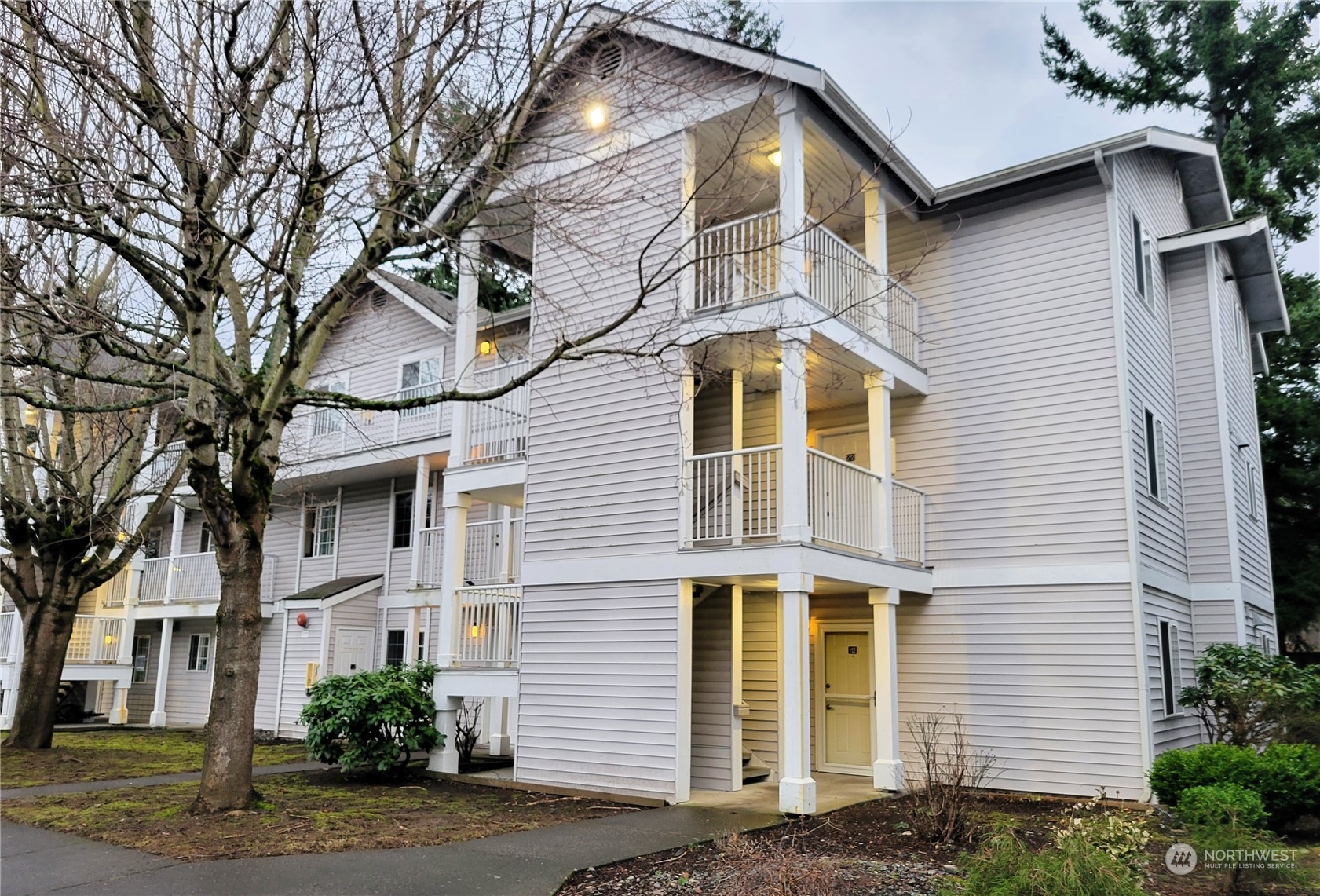 2713 W Maplewood Avenue Unit: #112