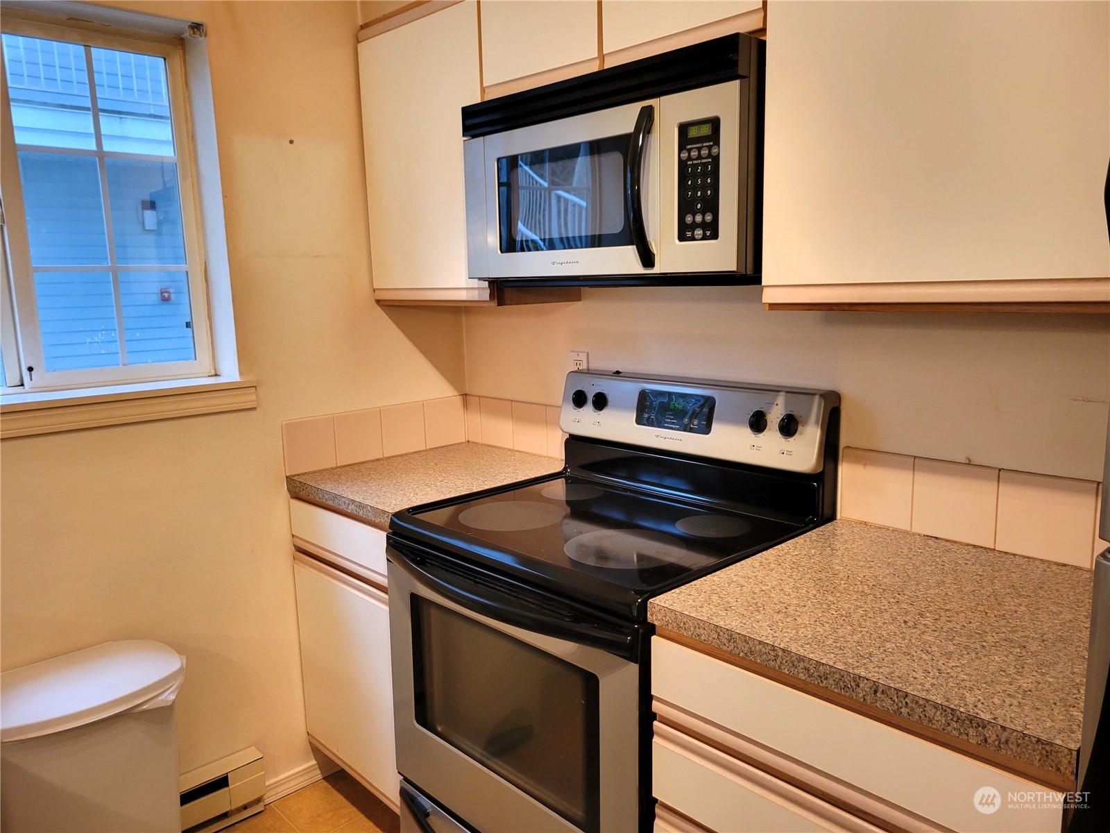 2713 W Maplewood Avenue Unit: #112