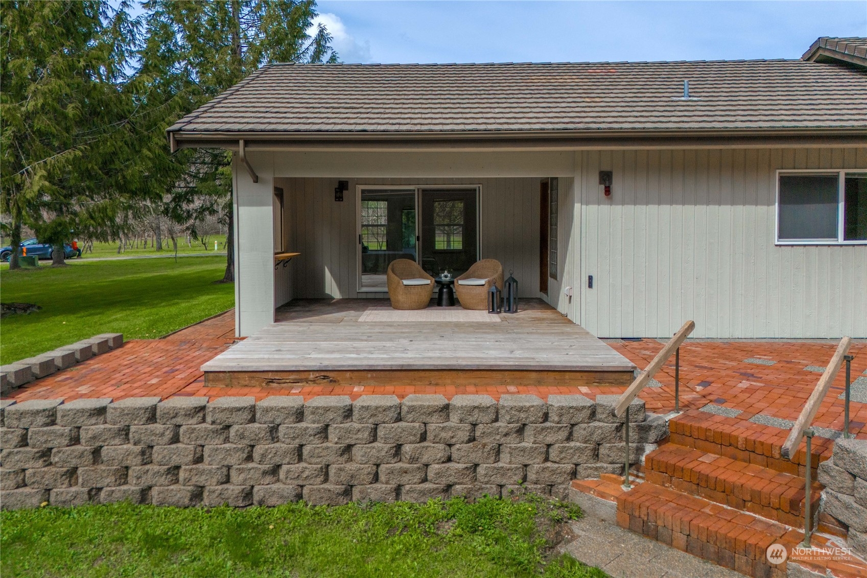 61 E Anderson Lane