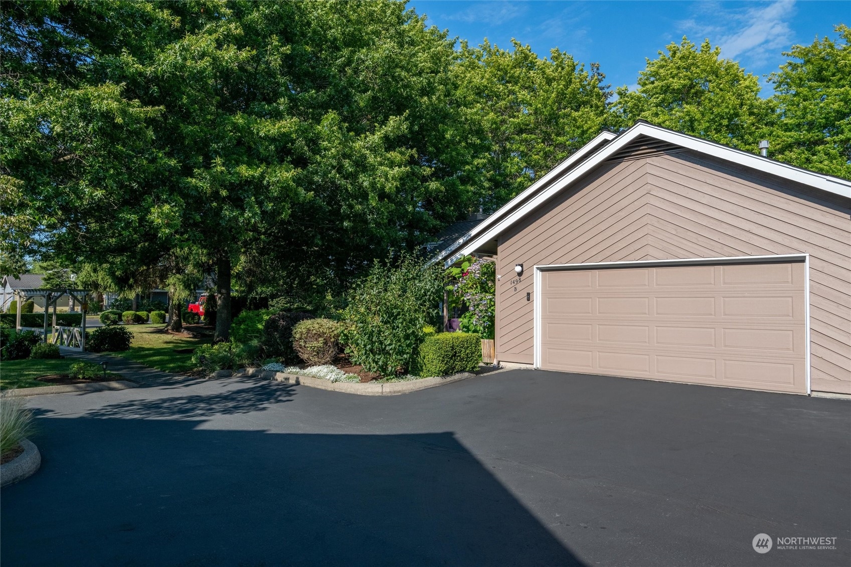 1498 E Village Lane Unit: B