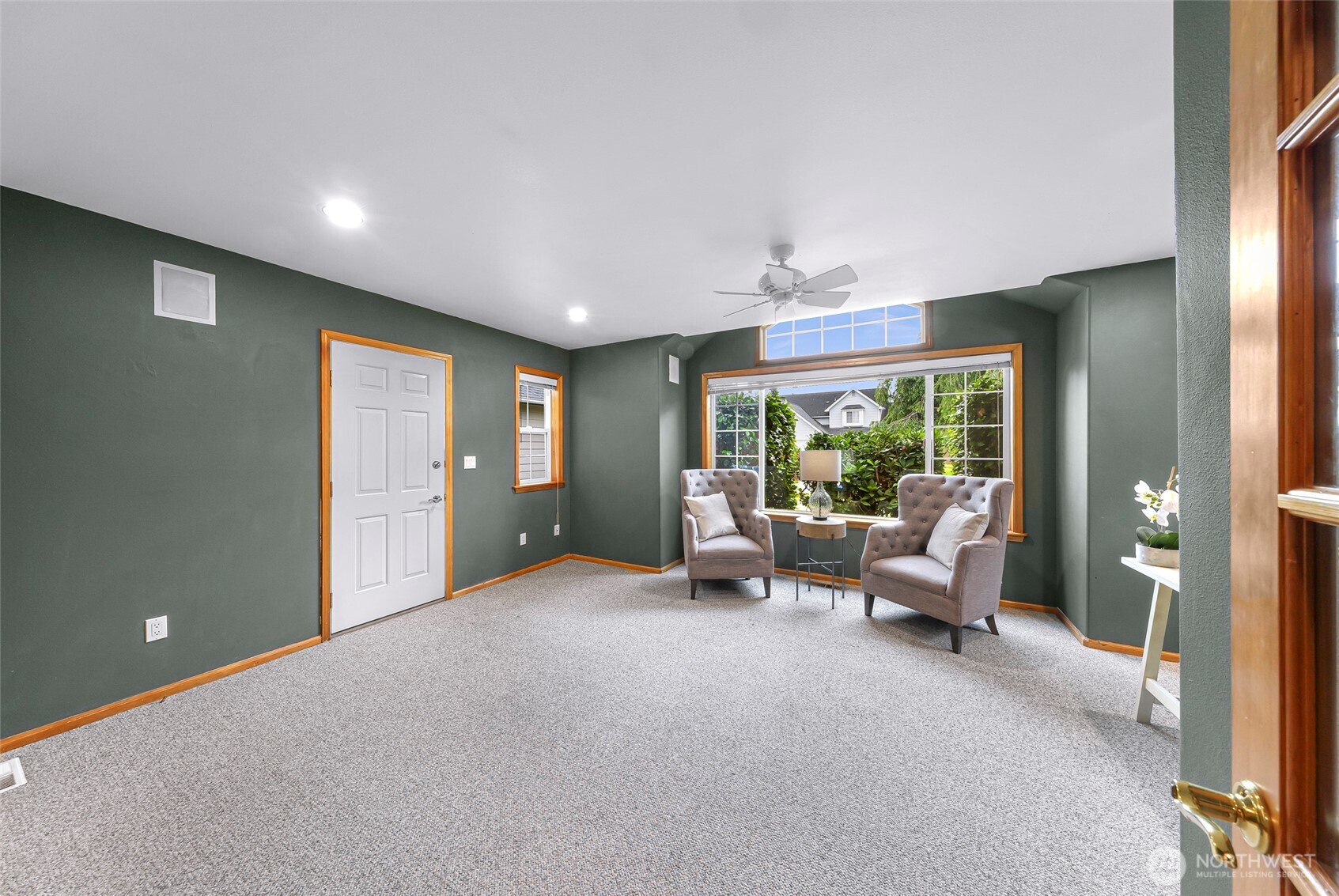 202 E Sunrise Drive
