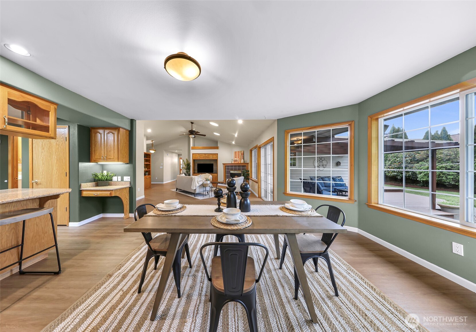 202 E Sunrise Drive