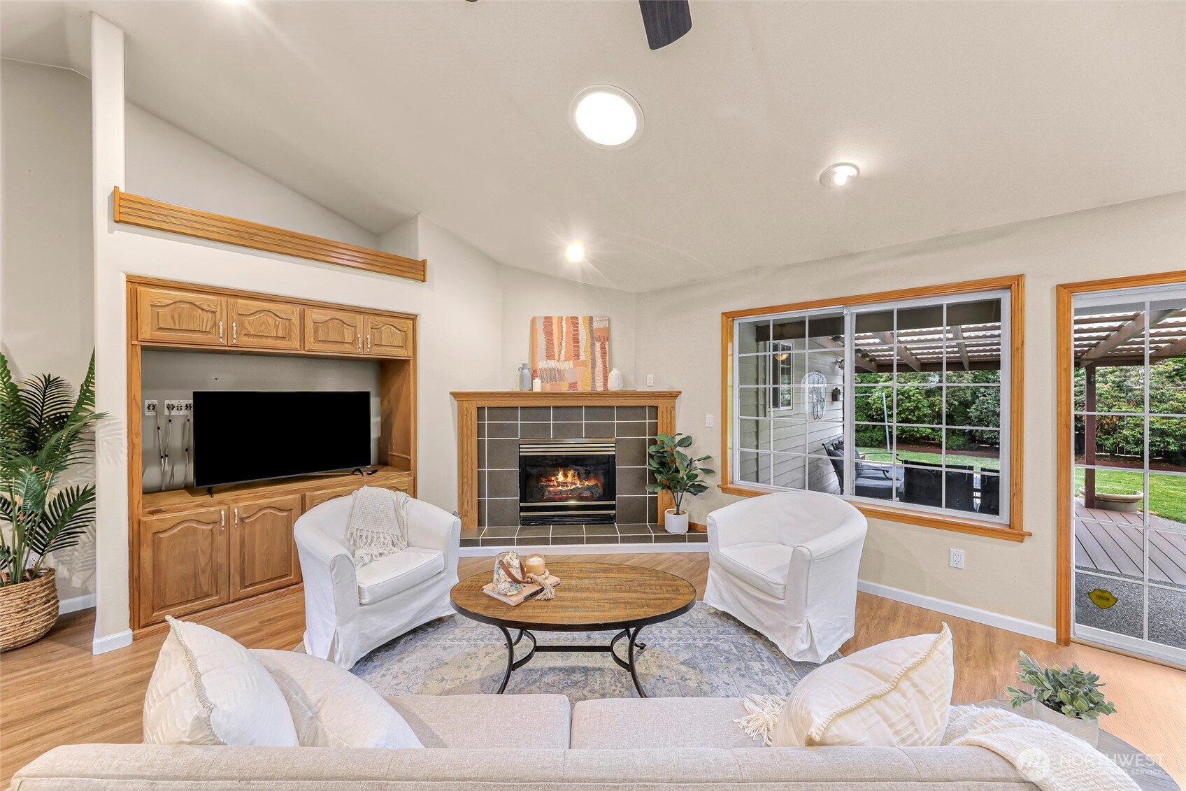 202 E Sunrise Drive