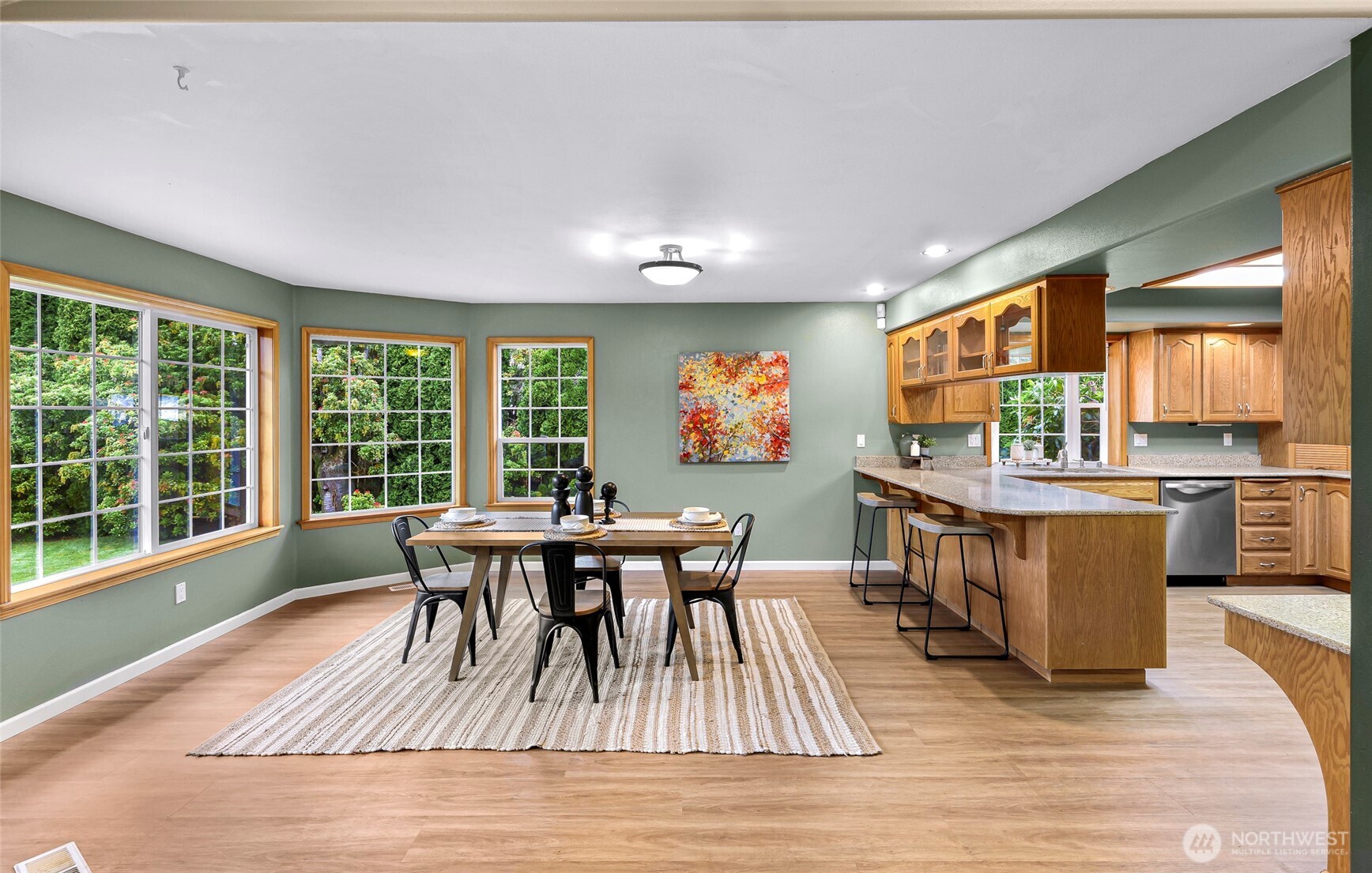 202 E Sunrise Drive