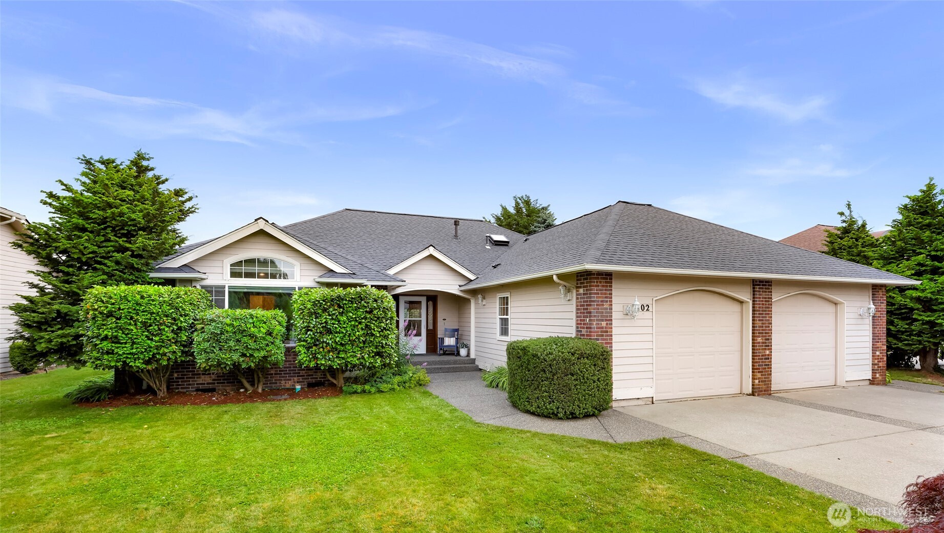 202 E Sunrise Drive