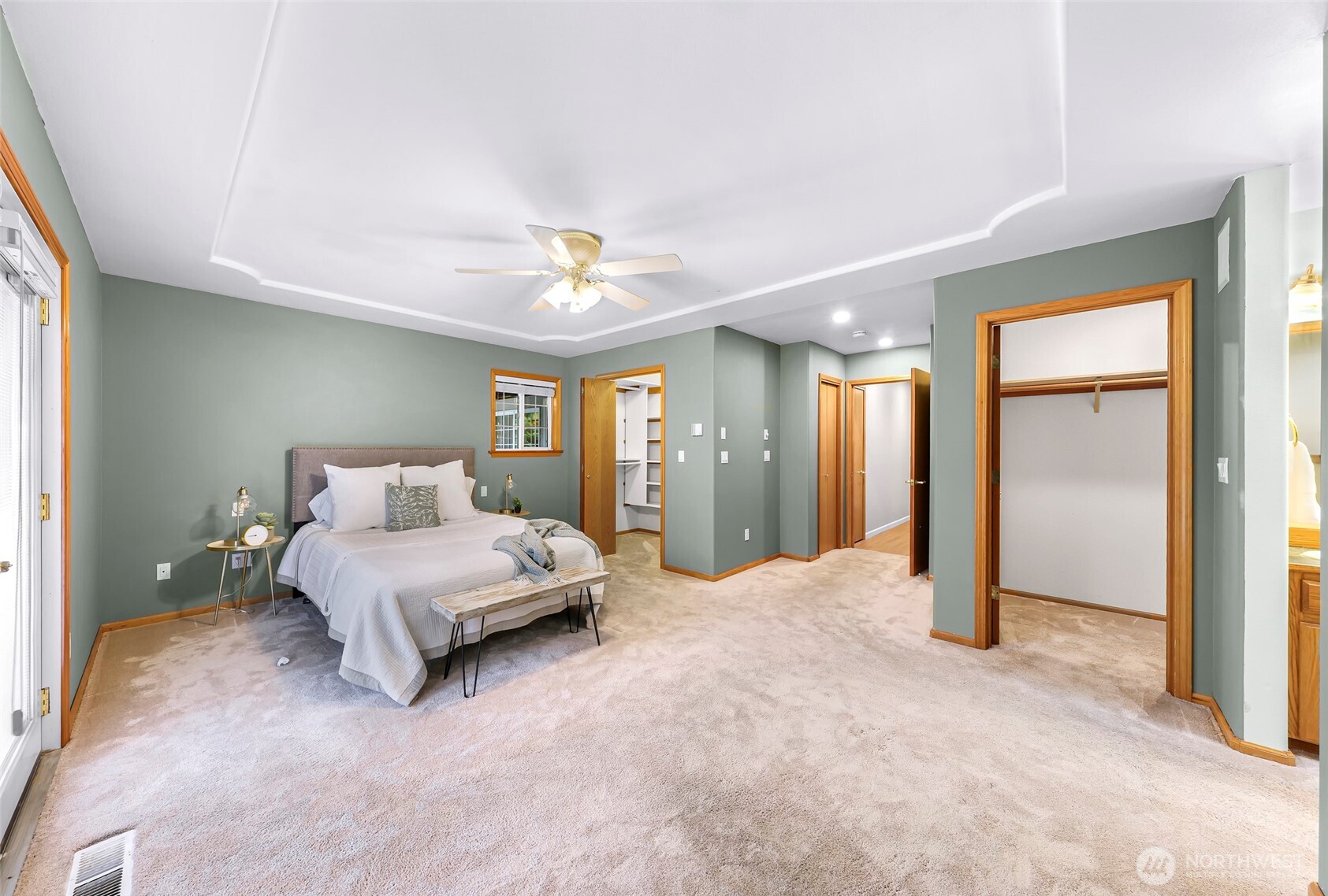 202 E Sunrise Drive