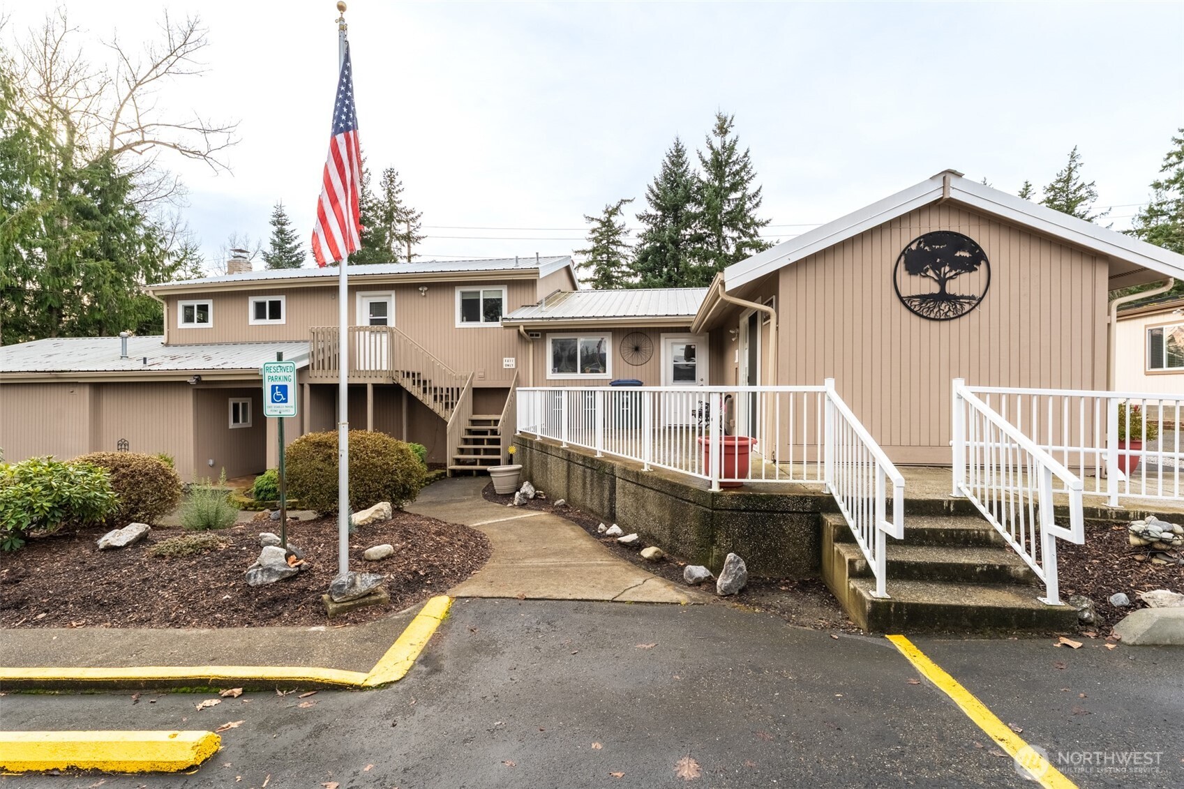 3802 James Street Unit: 85