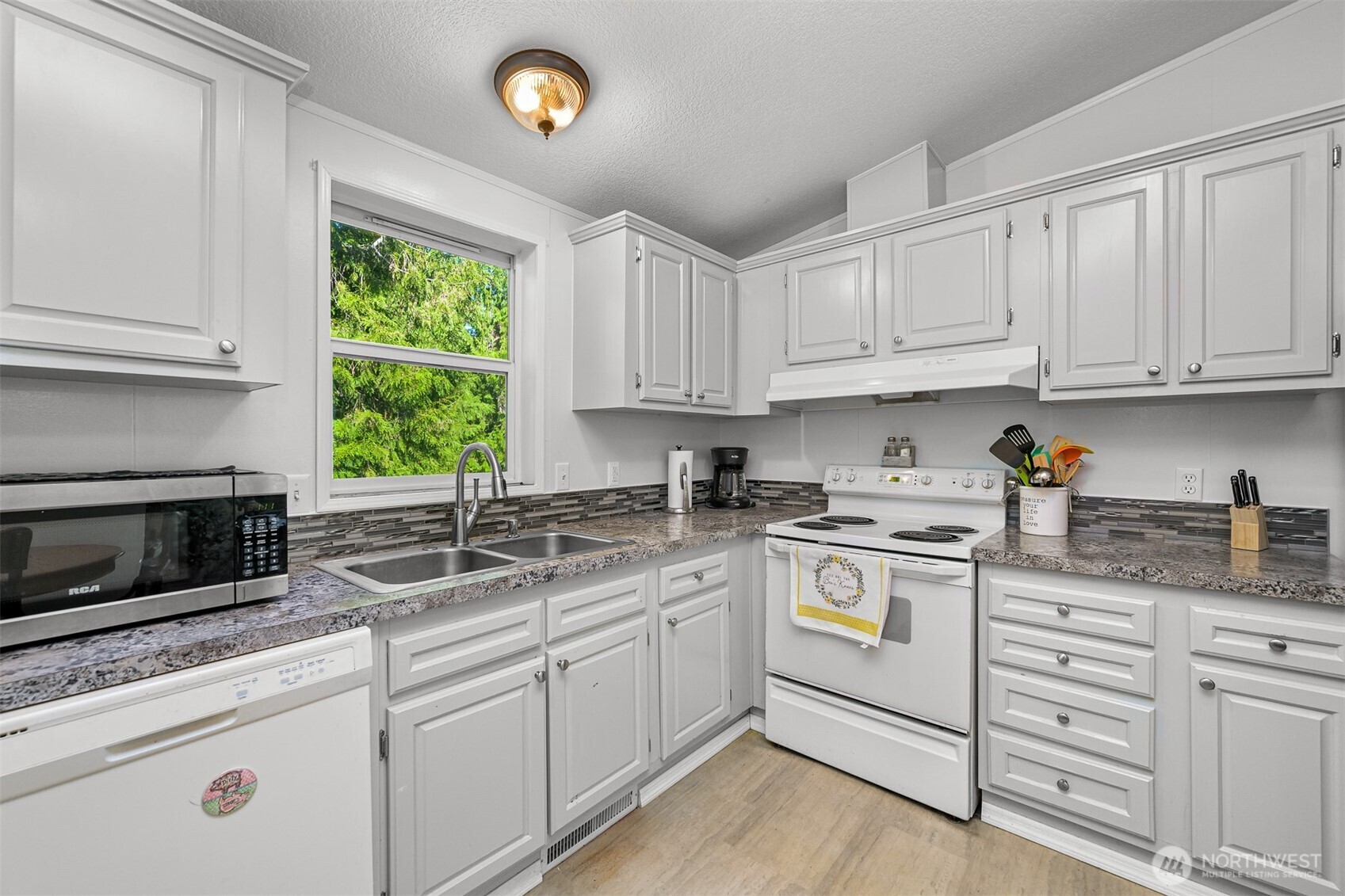 2174 Yew Street Road Unit: 22