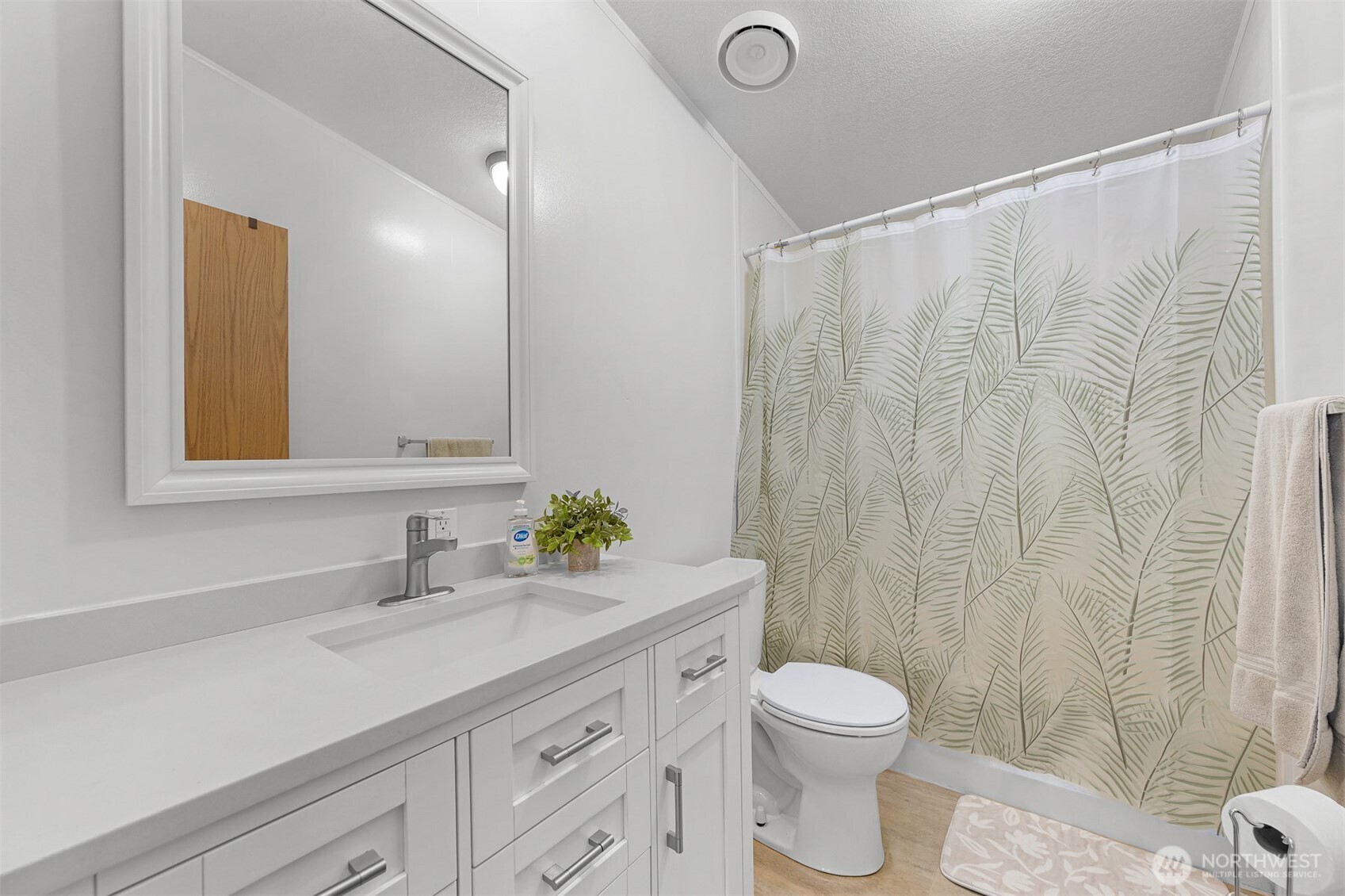 2174 Yew Street Road Unit: 22