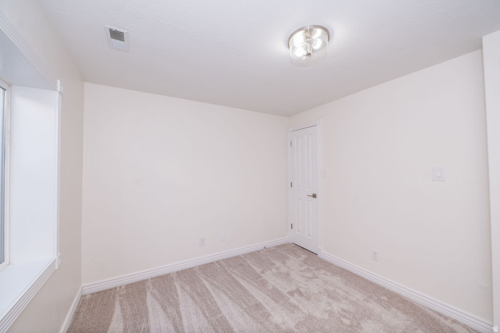 1411 E WOODLAND AVE
