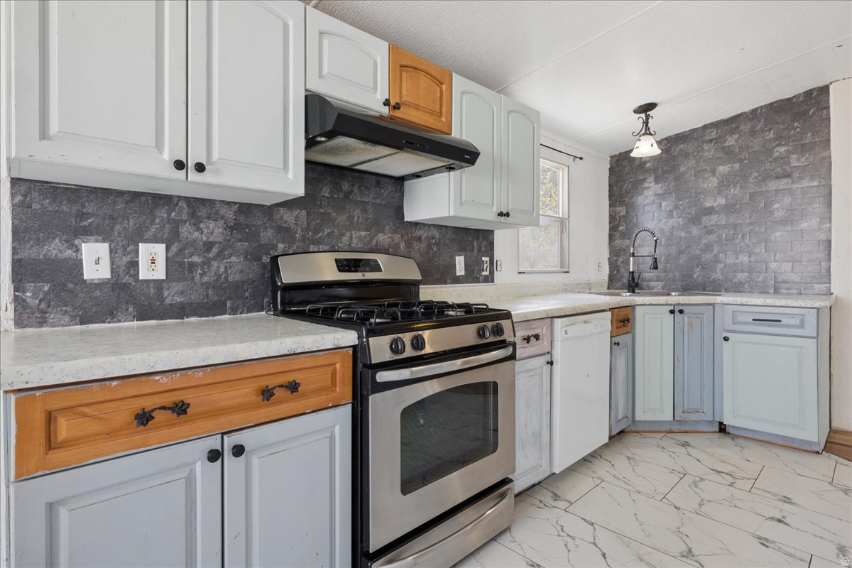 449 W RICHARD ST