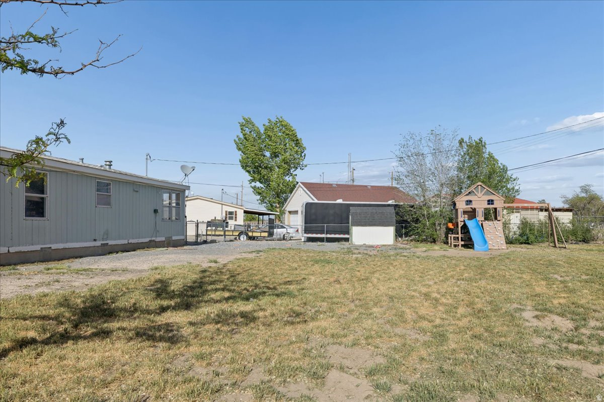 449 W RICHARD ST