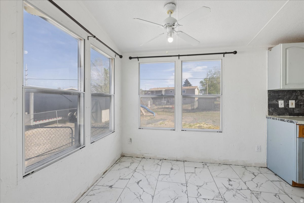 449 W RICHARD ST