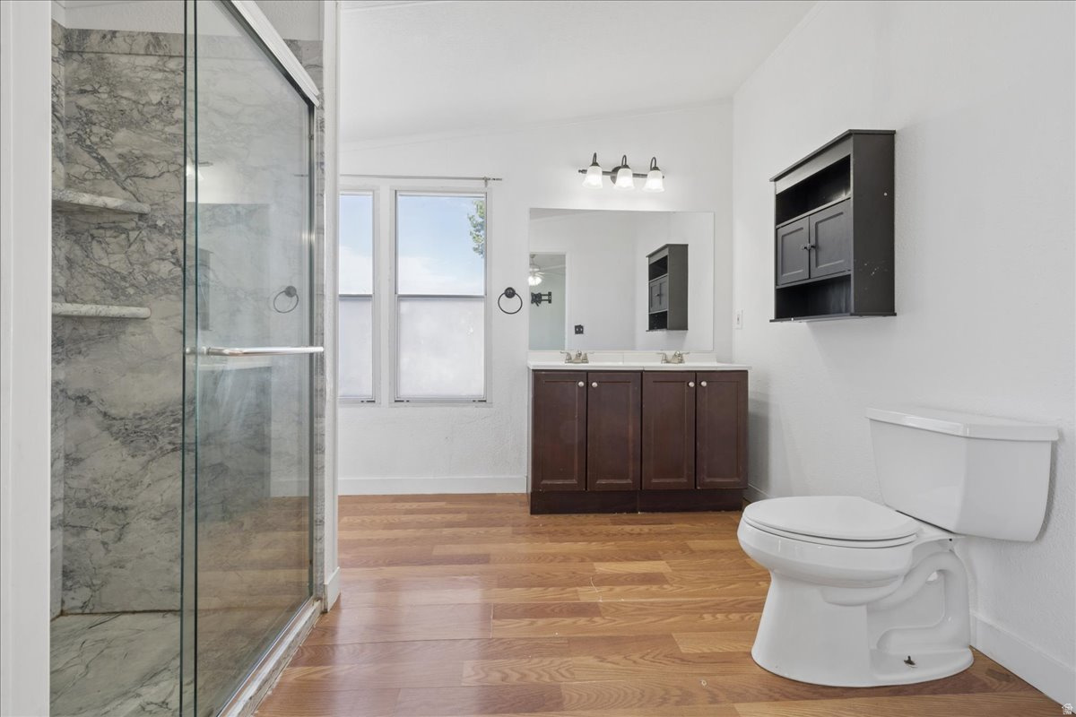 449 W RICHARD ST