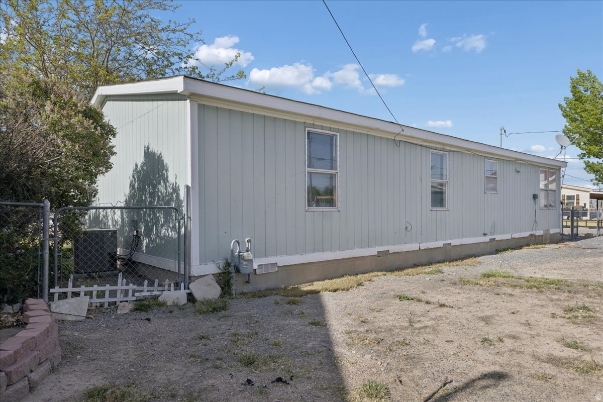 449 W RICHARD ST