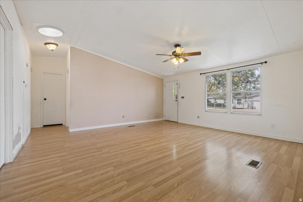 449 W RICHARD ST