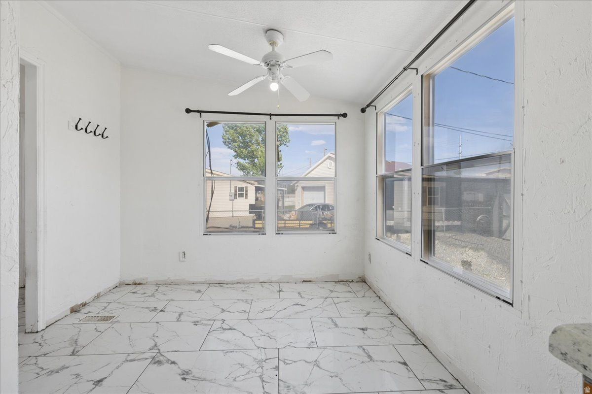 449 W RICHARD ST