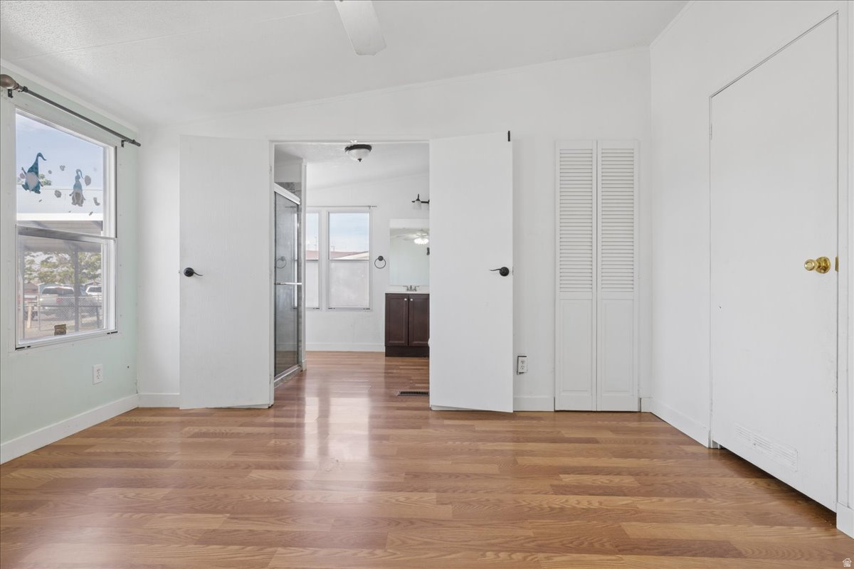 449 W RICHARD ST