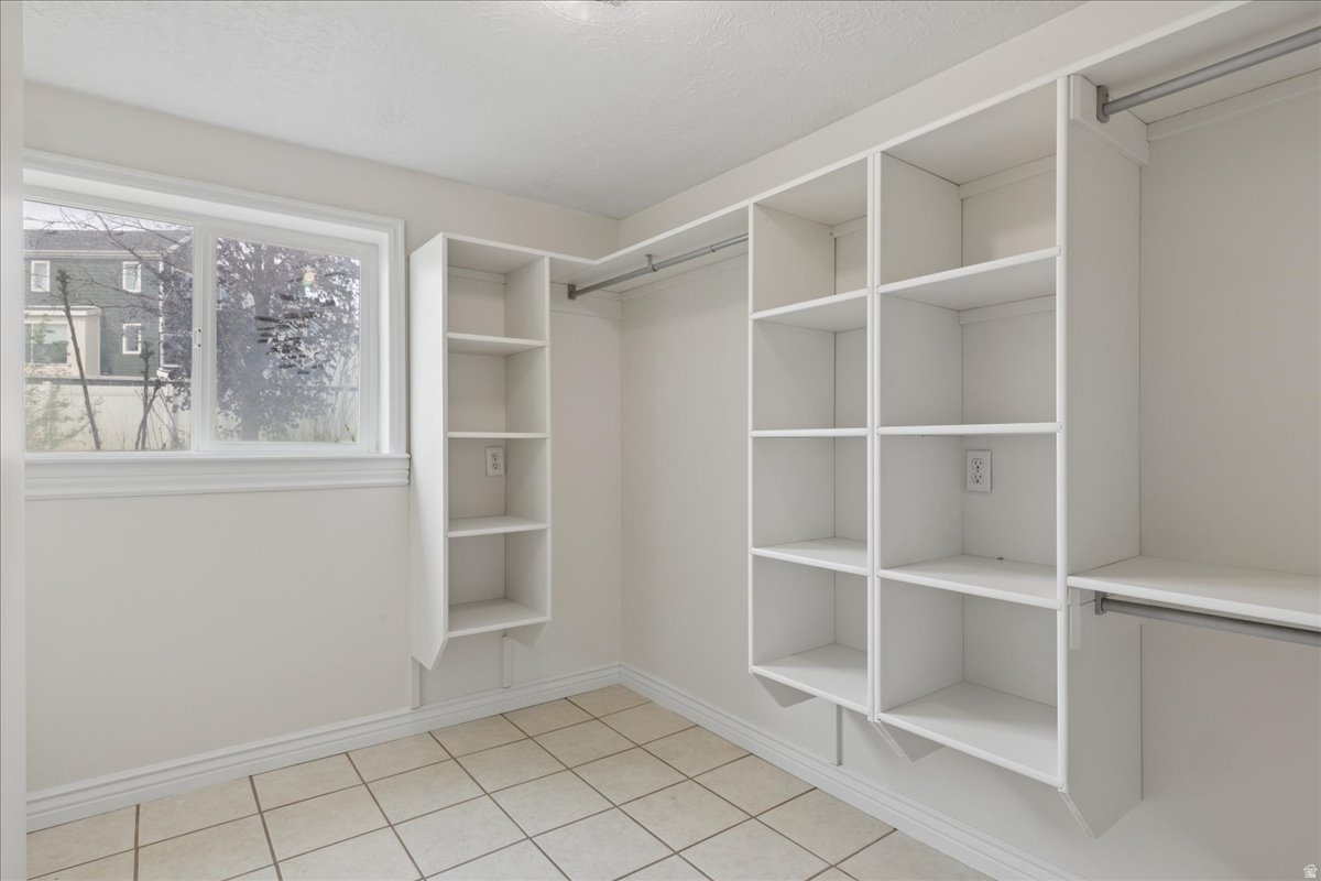 556 KIMBALL DR