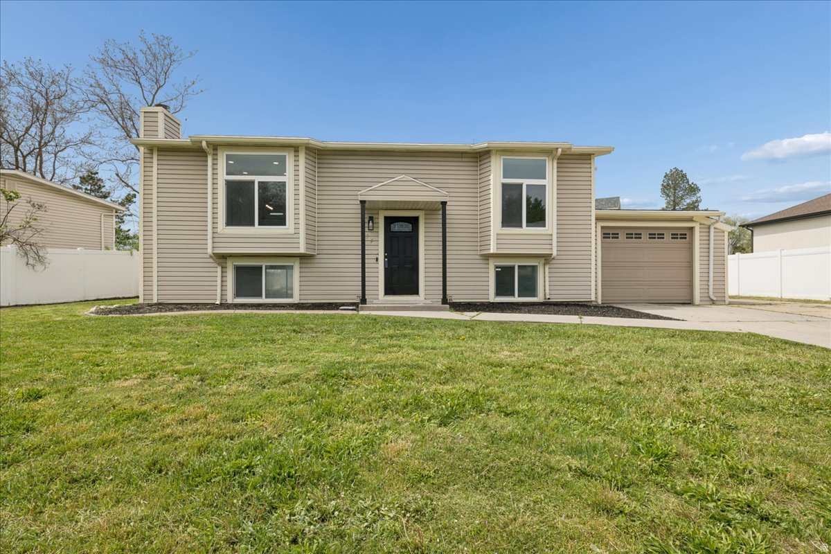 556 KIMBALL DR