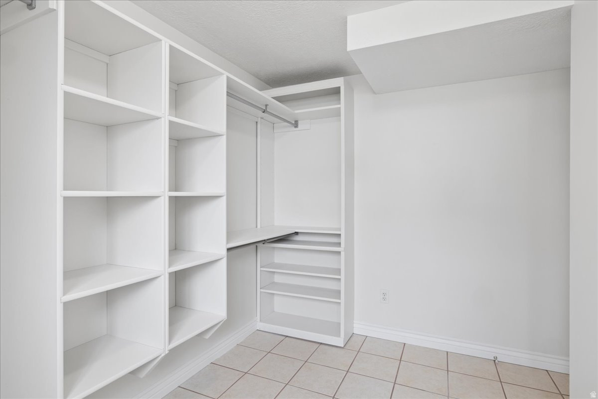 556 KIMBALL DR