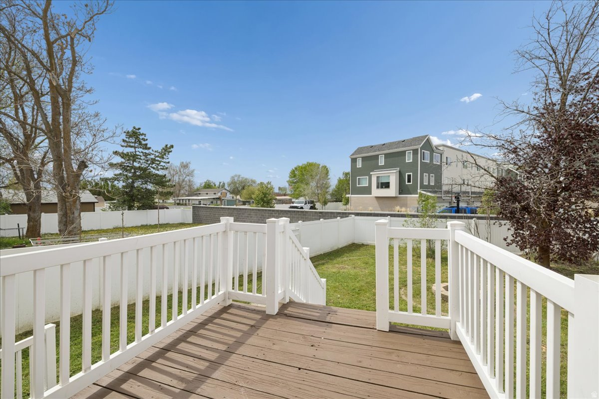 556 KIMBALL DR