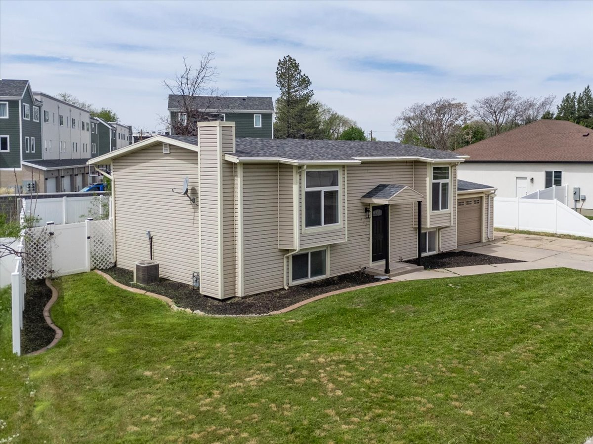 556 KIMBALL DR