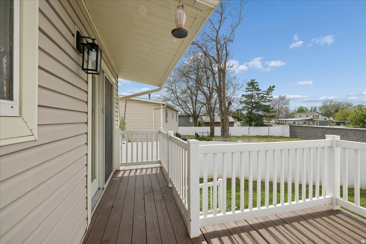 556 KIMBALL DR