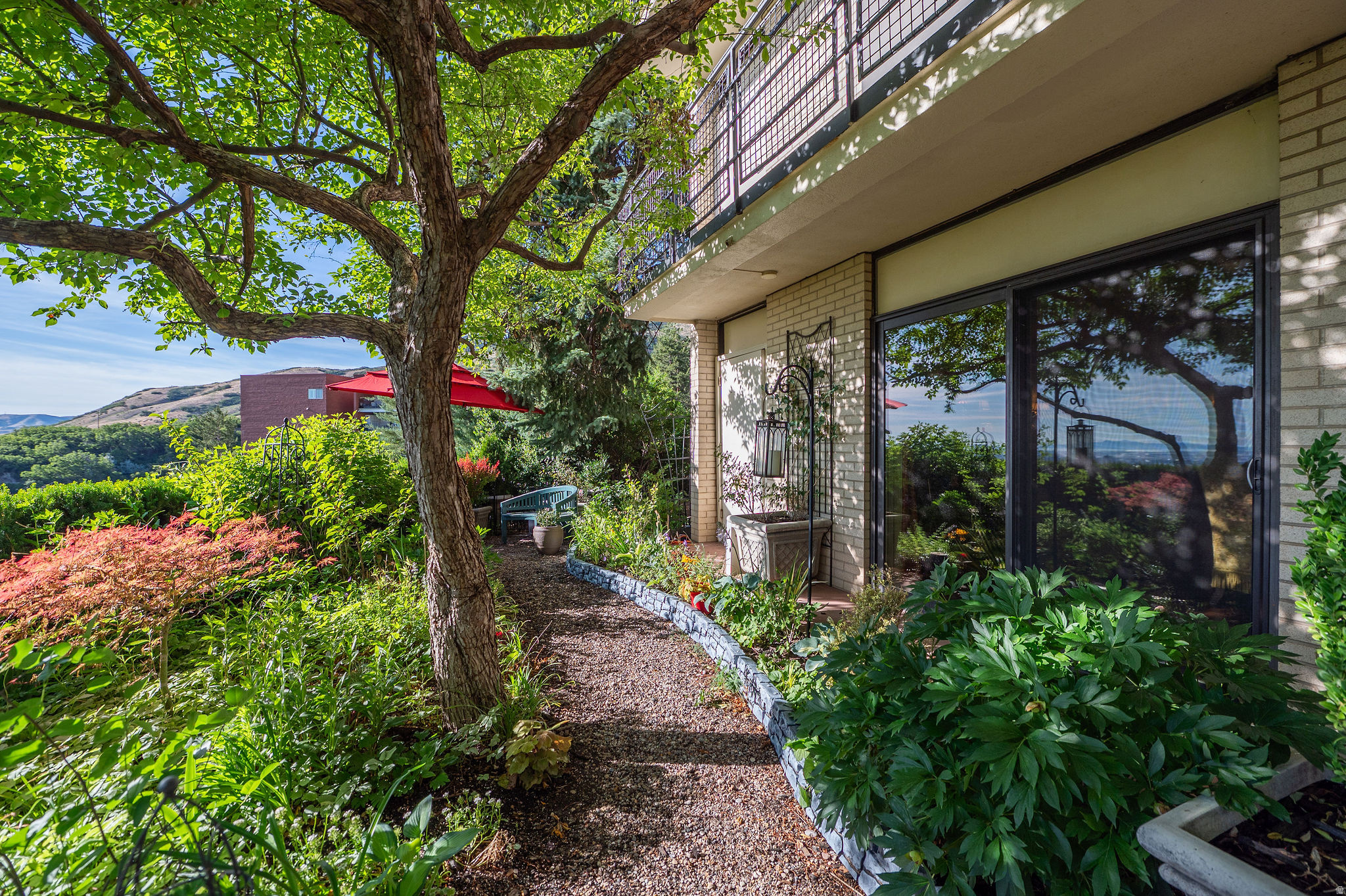 900 S DONNER WAY #101