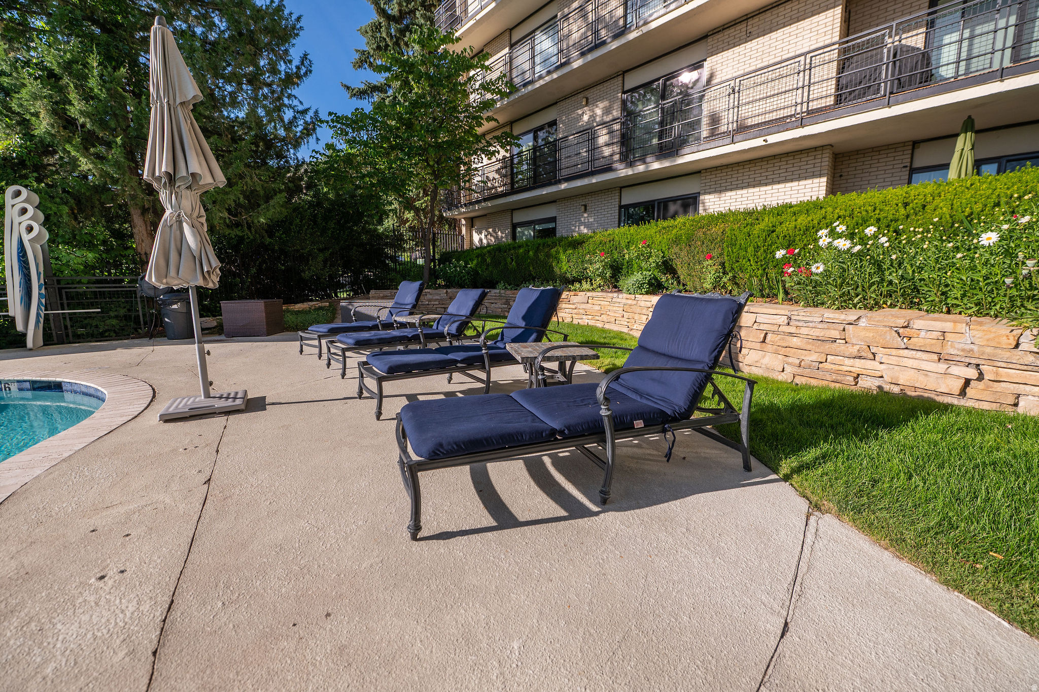 900 S DONNER WAY #101