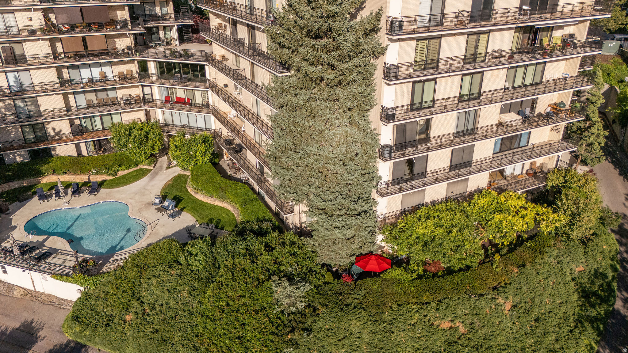 900 S DONNER WAY #101