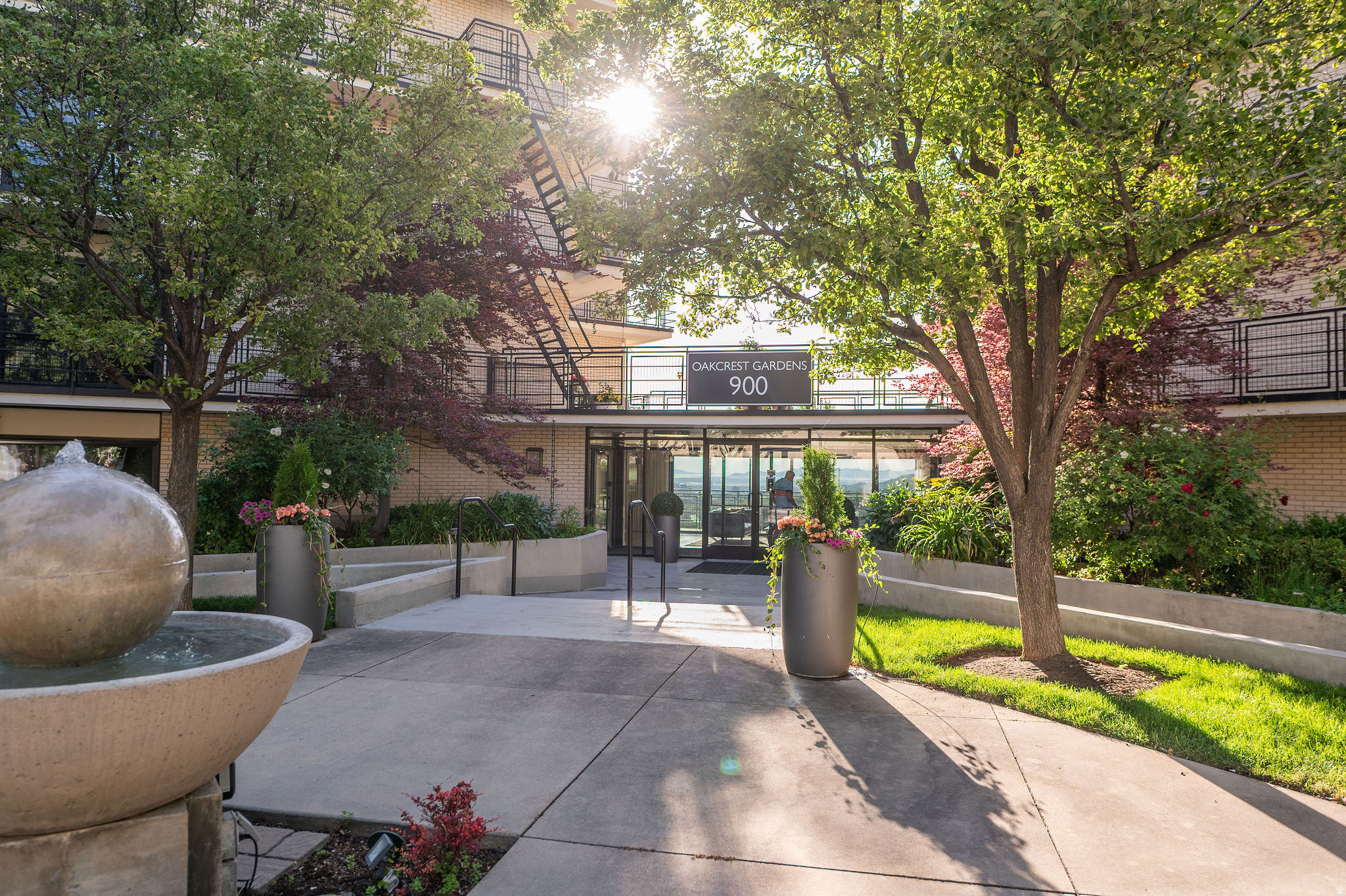 900 S DONNER WAY #101