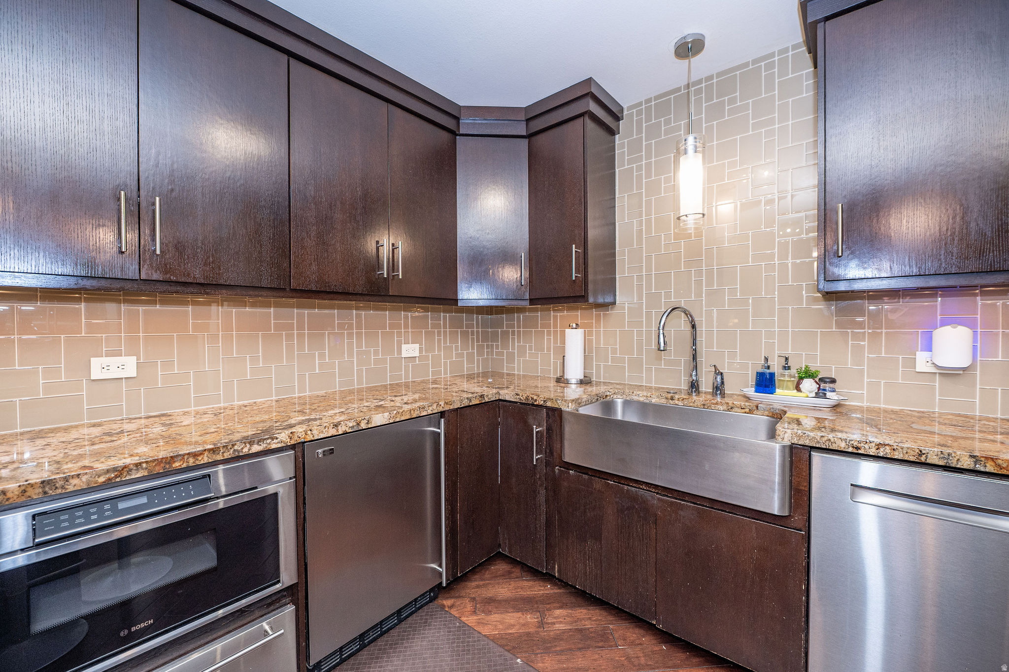 900 S DONNER WAY #101