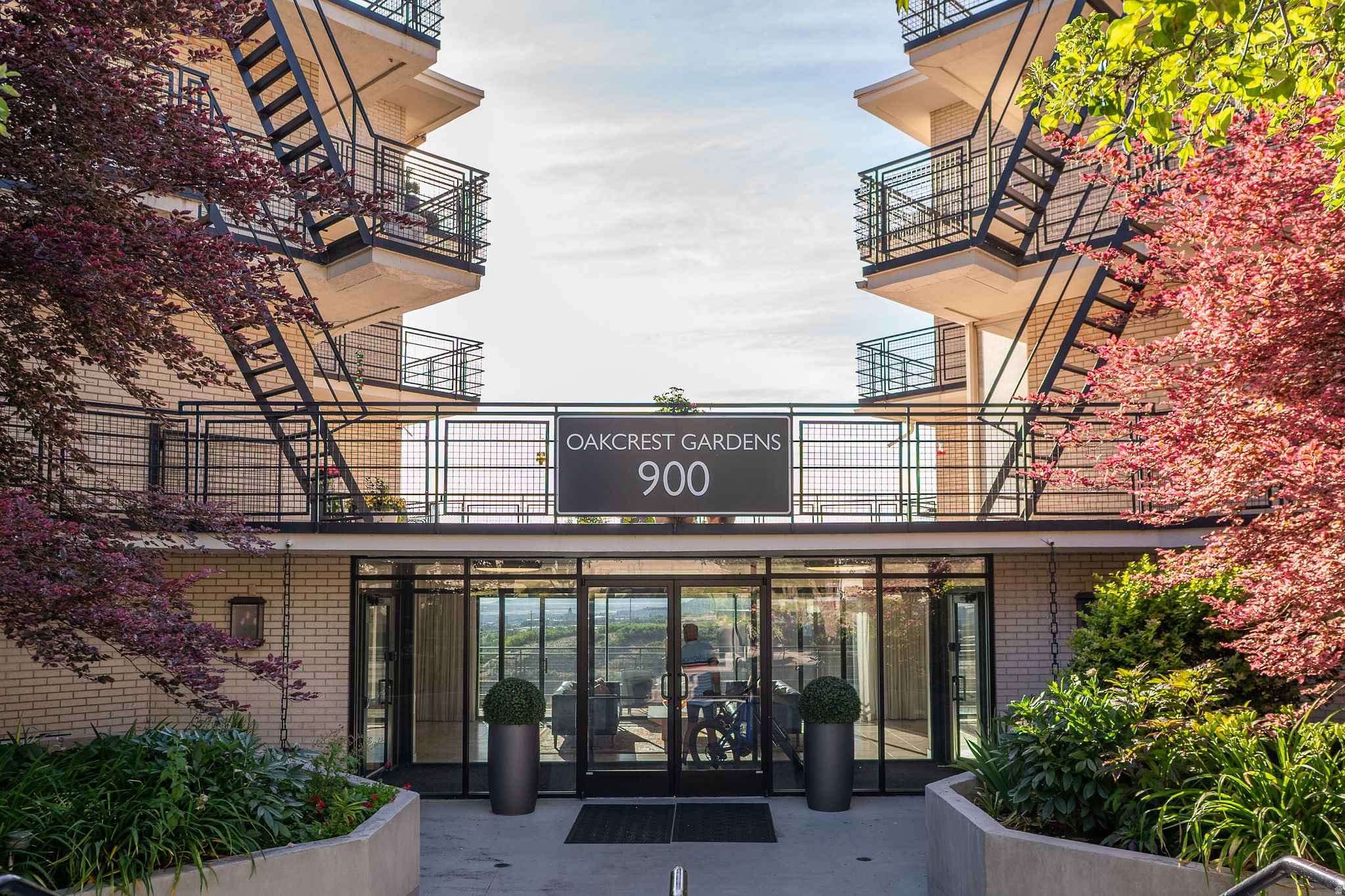 900 S DONNER WAY #101