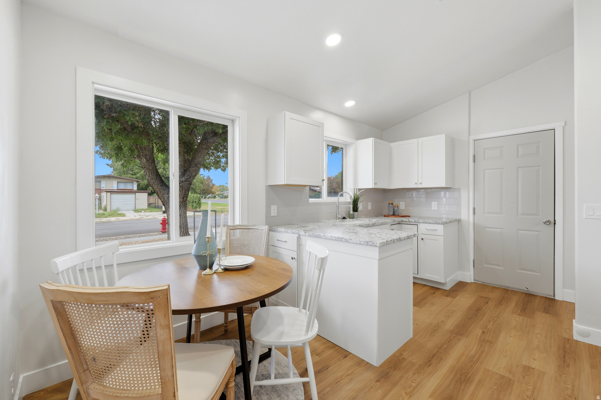 325 W PRINCETON DR