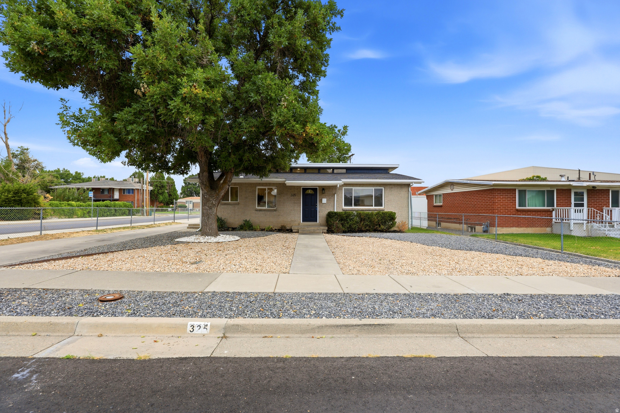 325 W PRINCETON DR