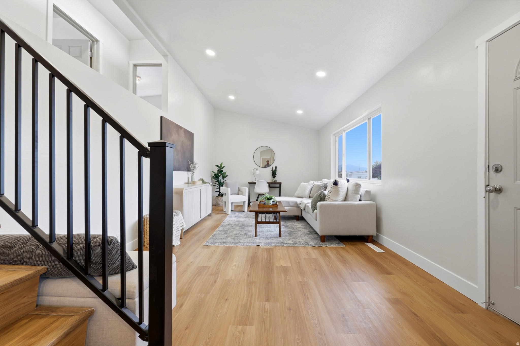 325 W PRINCETON DR