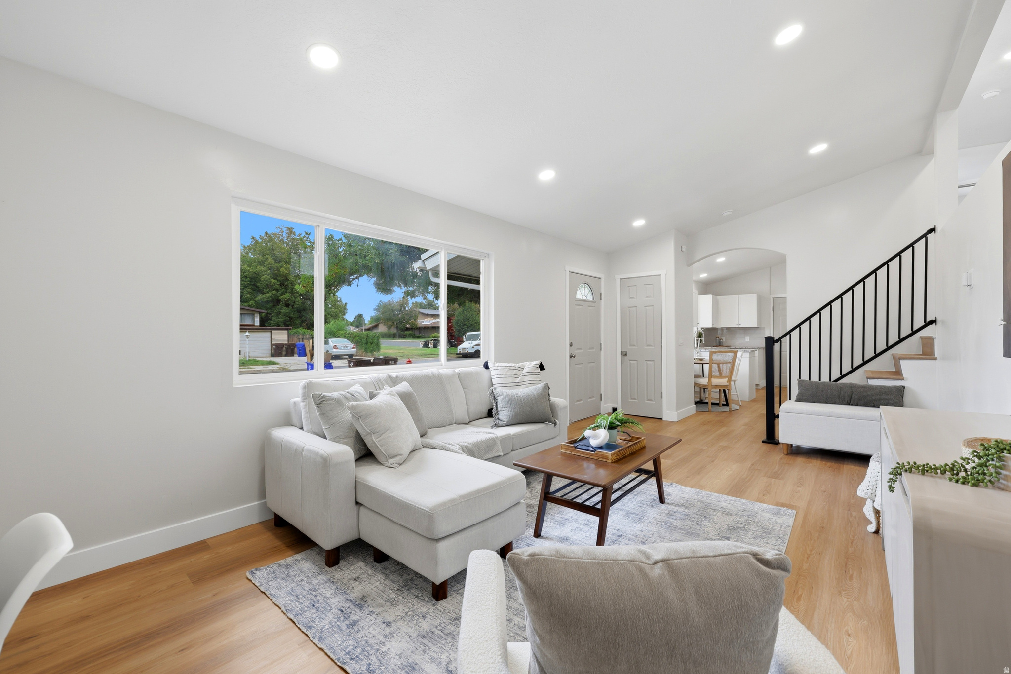 325 W PRINCETON DR