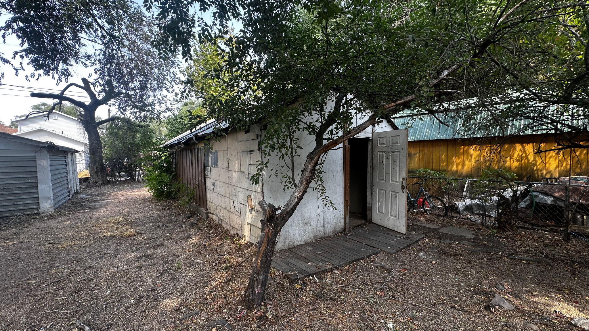 2911 LINCOLN AVE