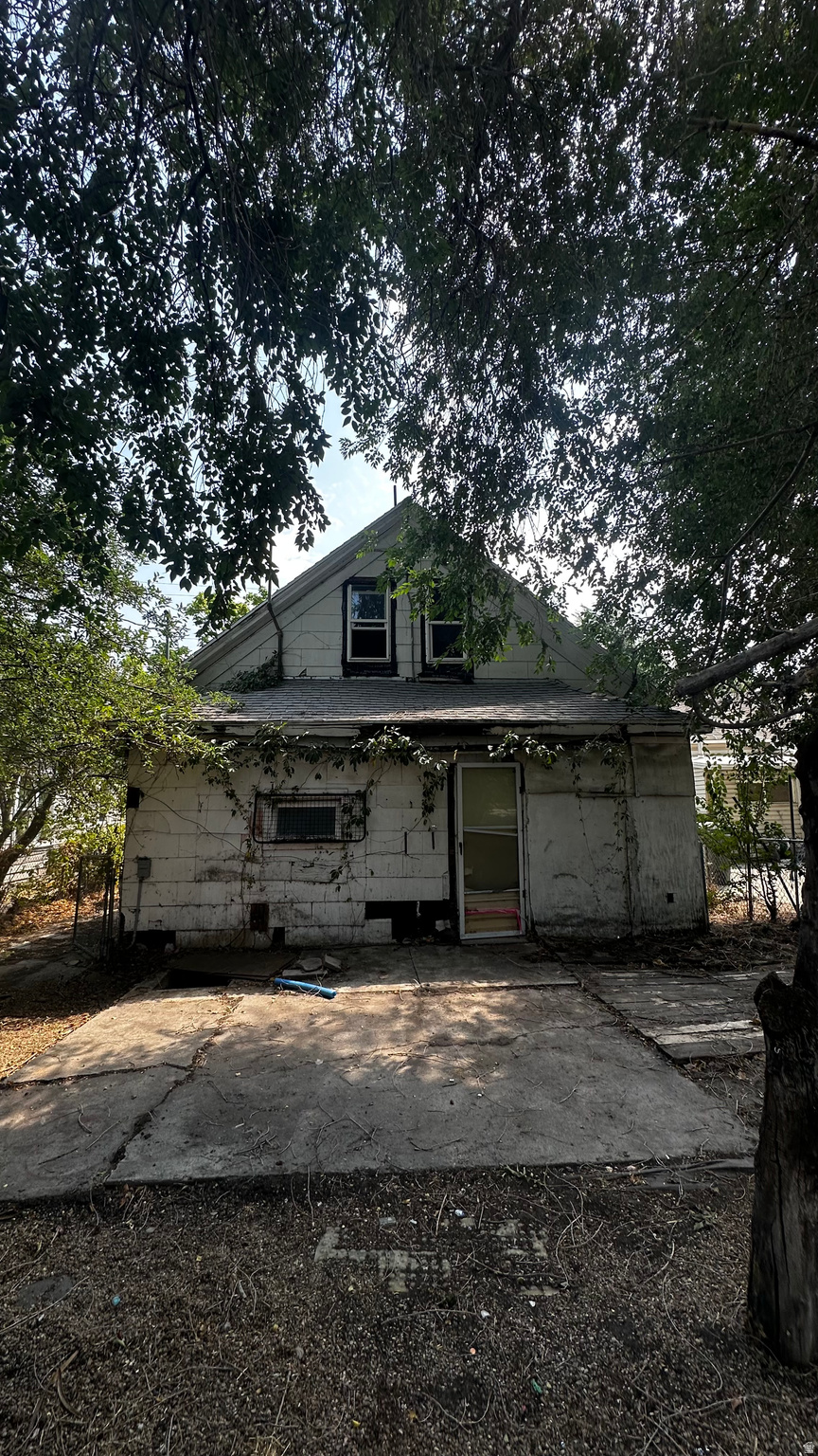 2911 LINCOLN AVE