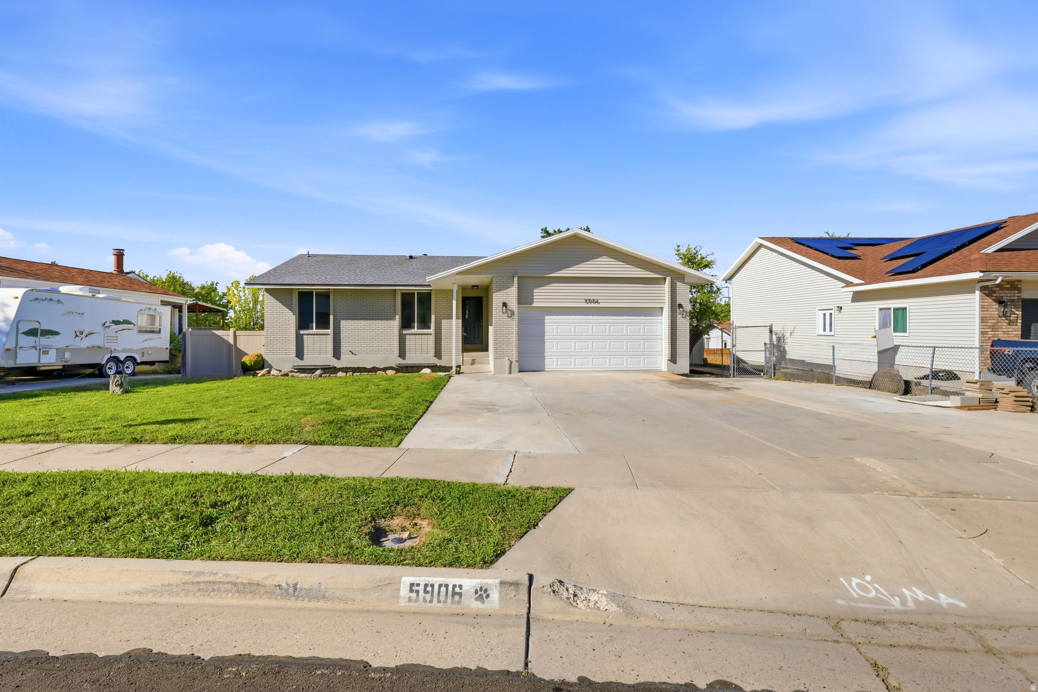 5906 W ZINA CIR