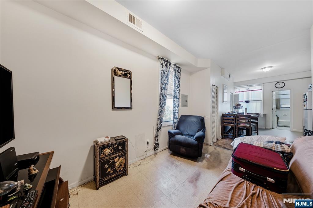 328 32nd Street
