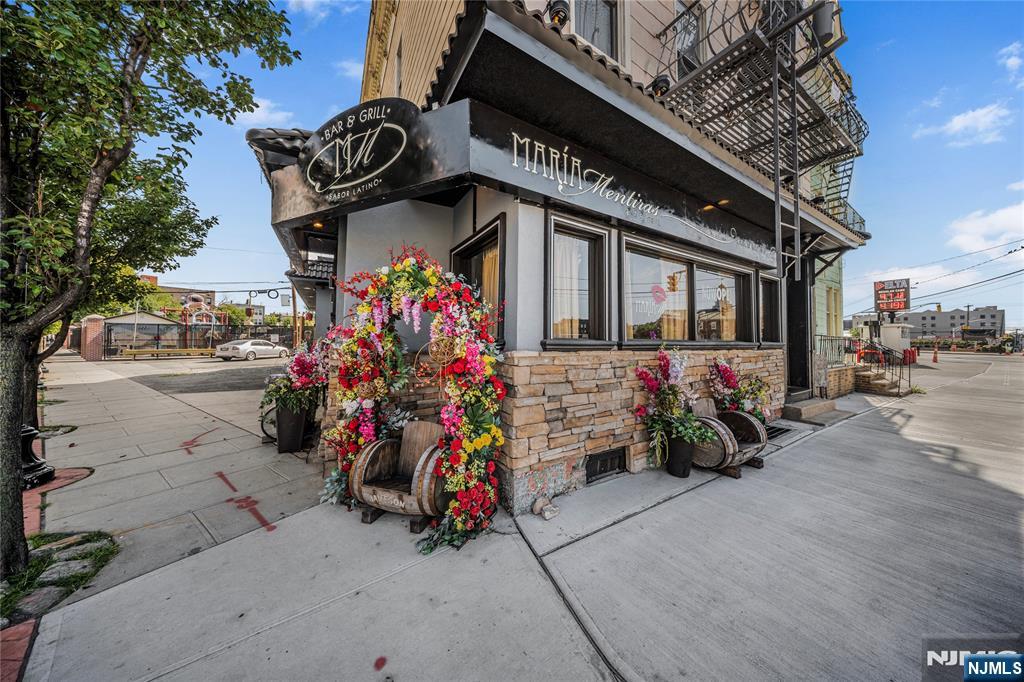 328 32nd Street