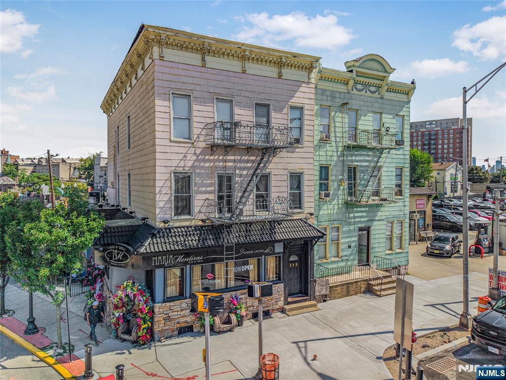 328 32nd Street