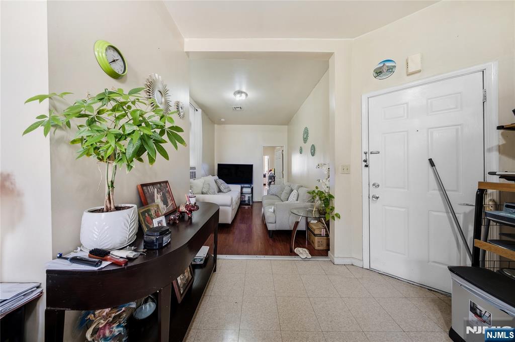 328 32nd Street