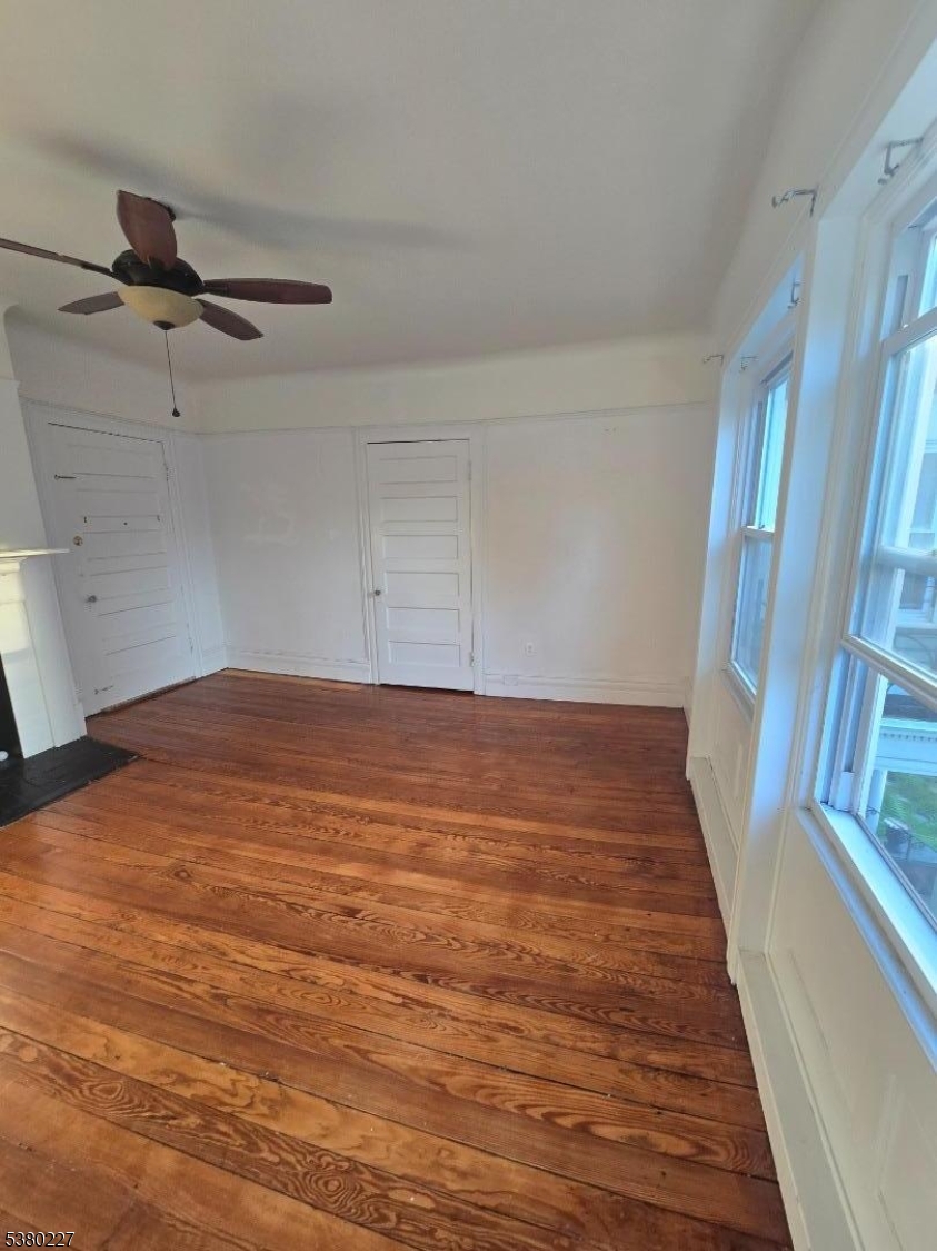 379 Mount Prospect Ave 4