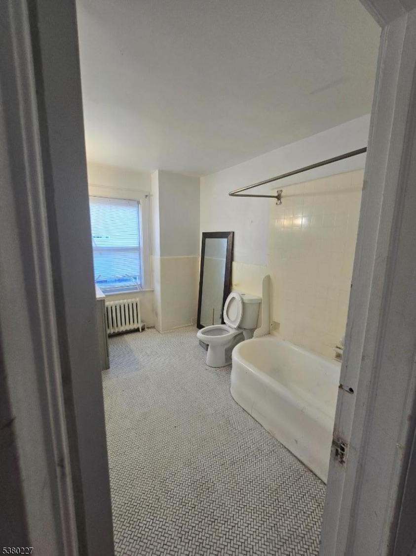 379 Mount Prospect Ave 4